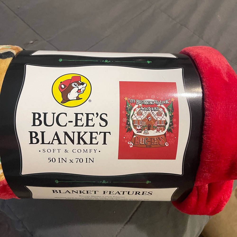 Buc-ee’s Christmas throw blanket Brand New!